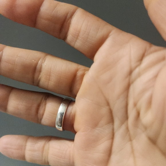 Elegant 925 Silver Swirl Ring Size 7 - Picture 3 of 7